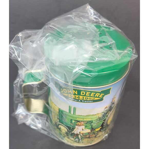 John Deere Salt & Pepper Shakers Set Model A Tractor Corn Field Farmer Country - Picture 4 of 5